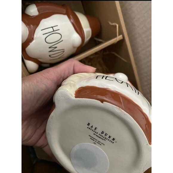 Rae Dunn Howdy Pilgrim Gnomes Set of 2 Thanksgiving Fall Decor NWT - Picture 4 of 5